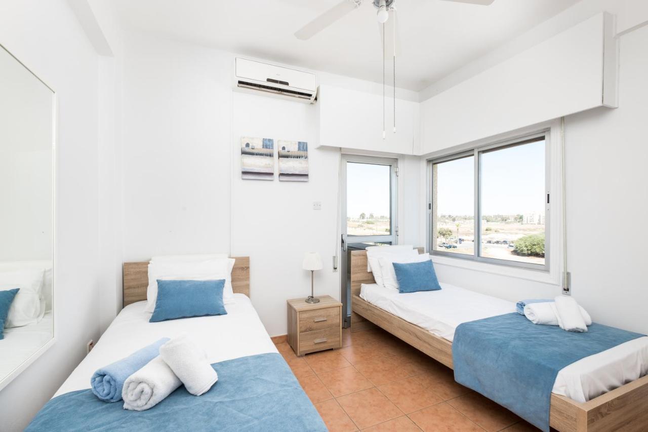Apollon Sea View Beachfront Ap 302 لارنكا المظهر الخارجي الصورة